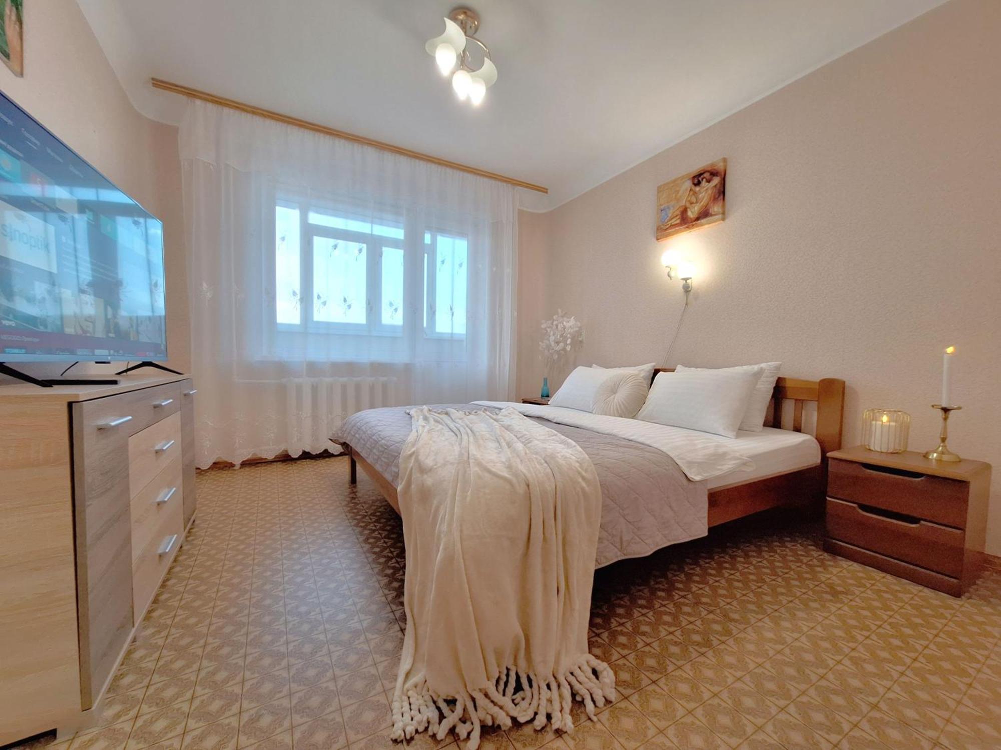 4 Ліжка З Балконом Документи Для Відряджень Мережа Alex Apartments Безконтатне Заселення 24-7 Poltava Bagian luar foto