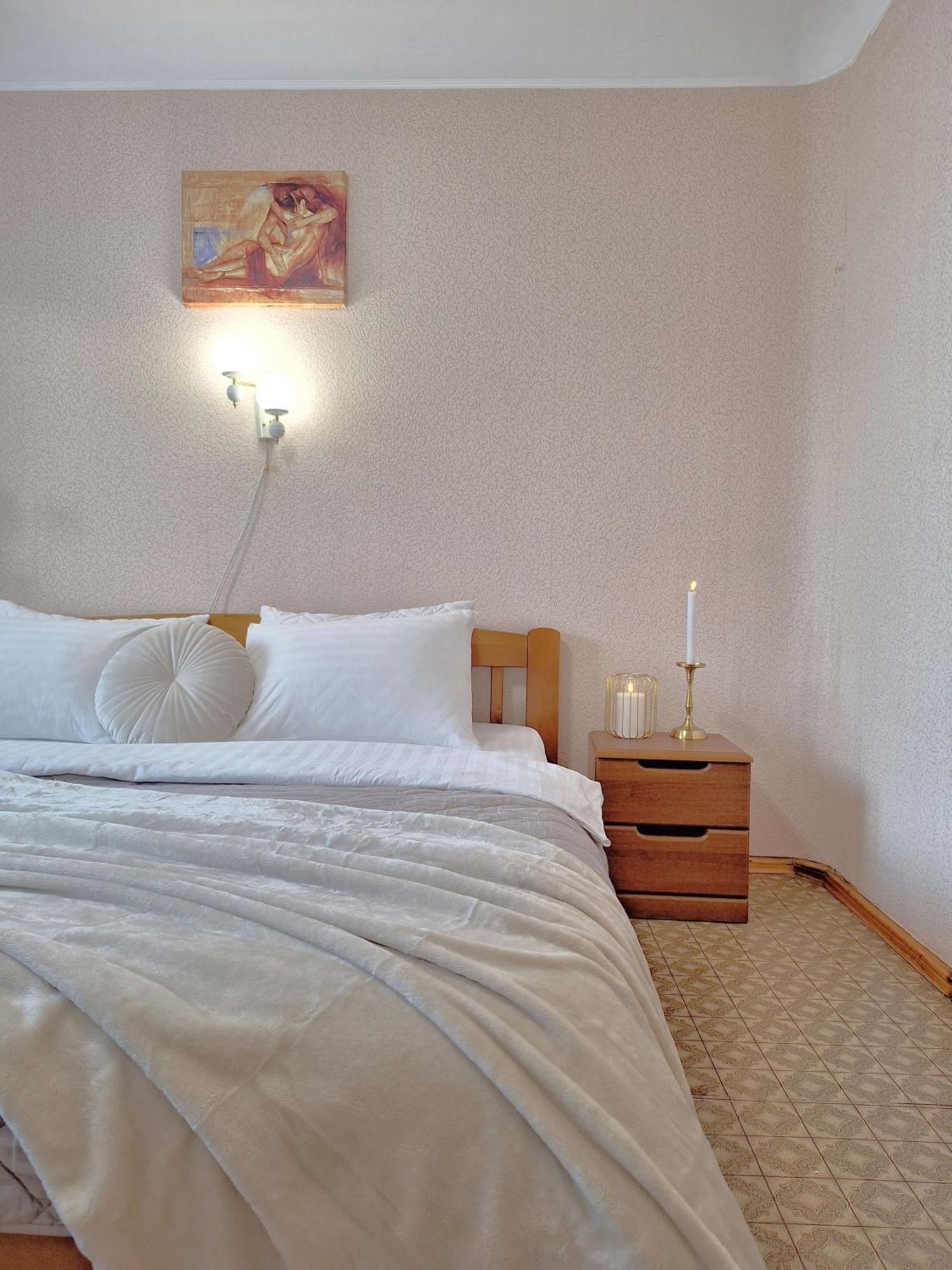 4 Ліжка З Балконом Документи Для Відряджень Мережа Alex Apartments Безконтатне Заселення 24-7 Poltava Bagian luar foto