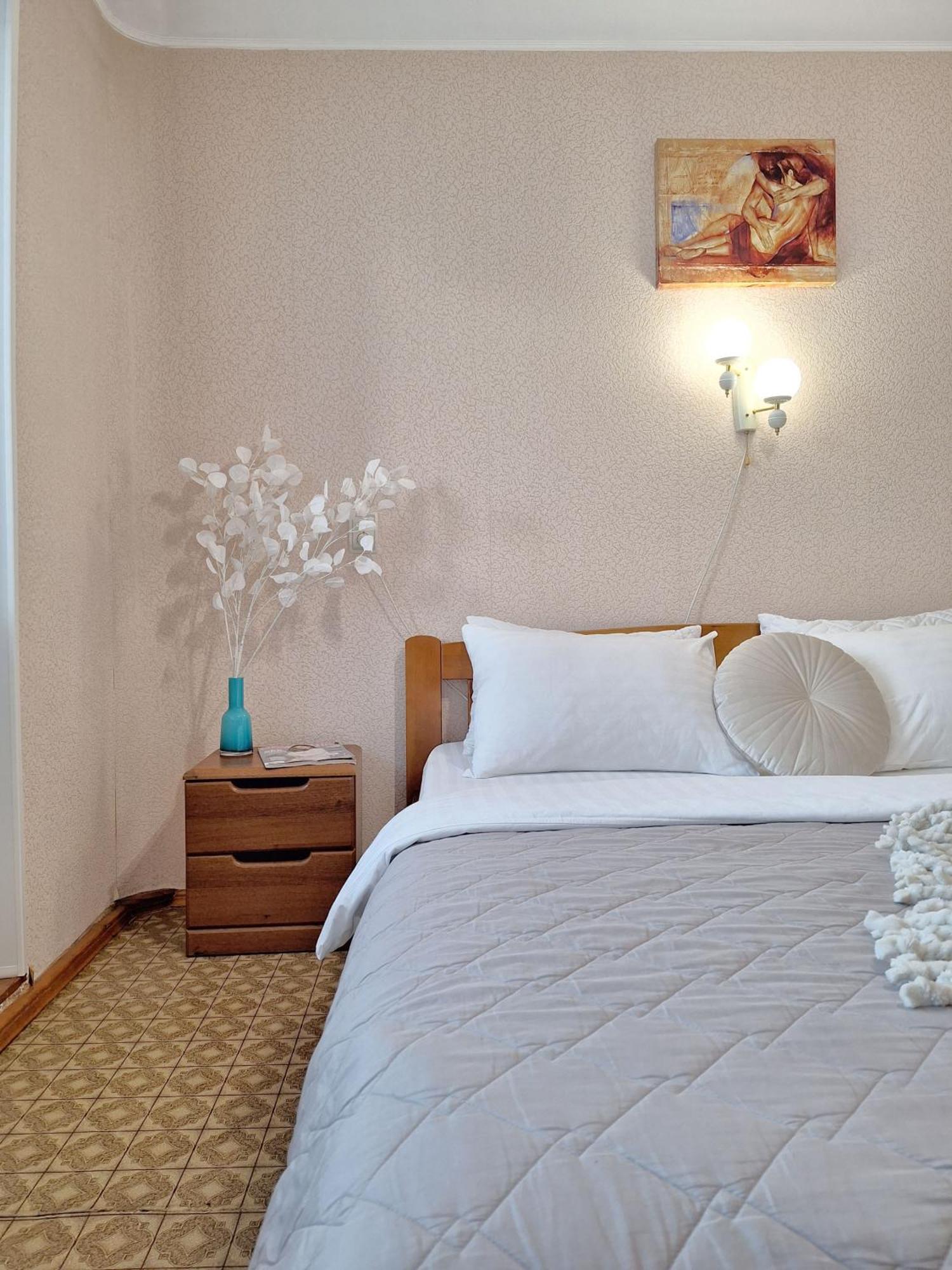 4 Ліжка З Балконом Документи Для Відряджень Мережа Alex Apartments Безконтатне Заселення 24-7 Poltava Bagian luar foto