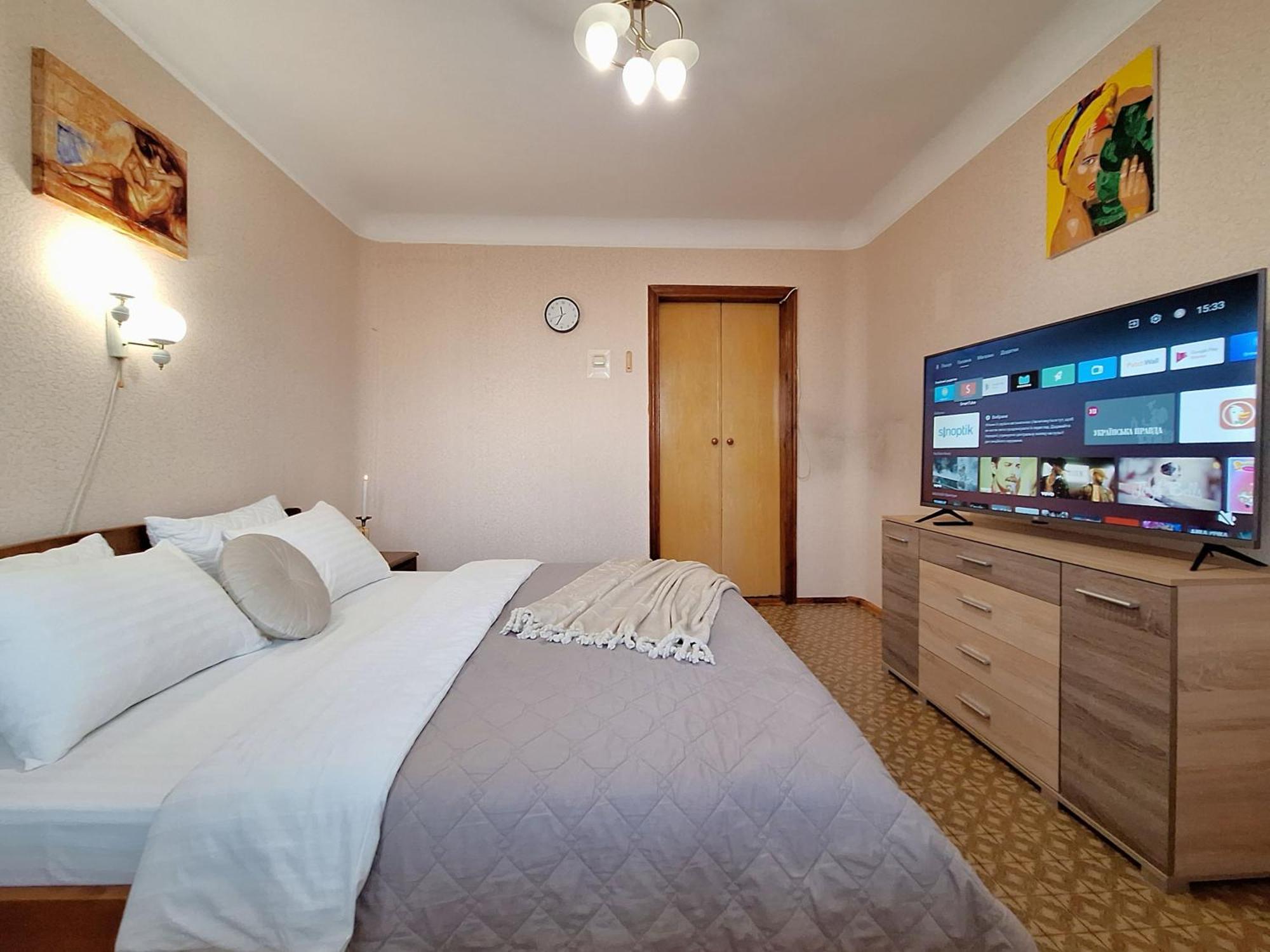 4 Ліжка З Балконом Документи Для Відряджень Мережа Alex Apartments Безконтатне Заселення 24-7 Poltava Bagian luar foto