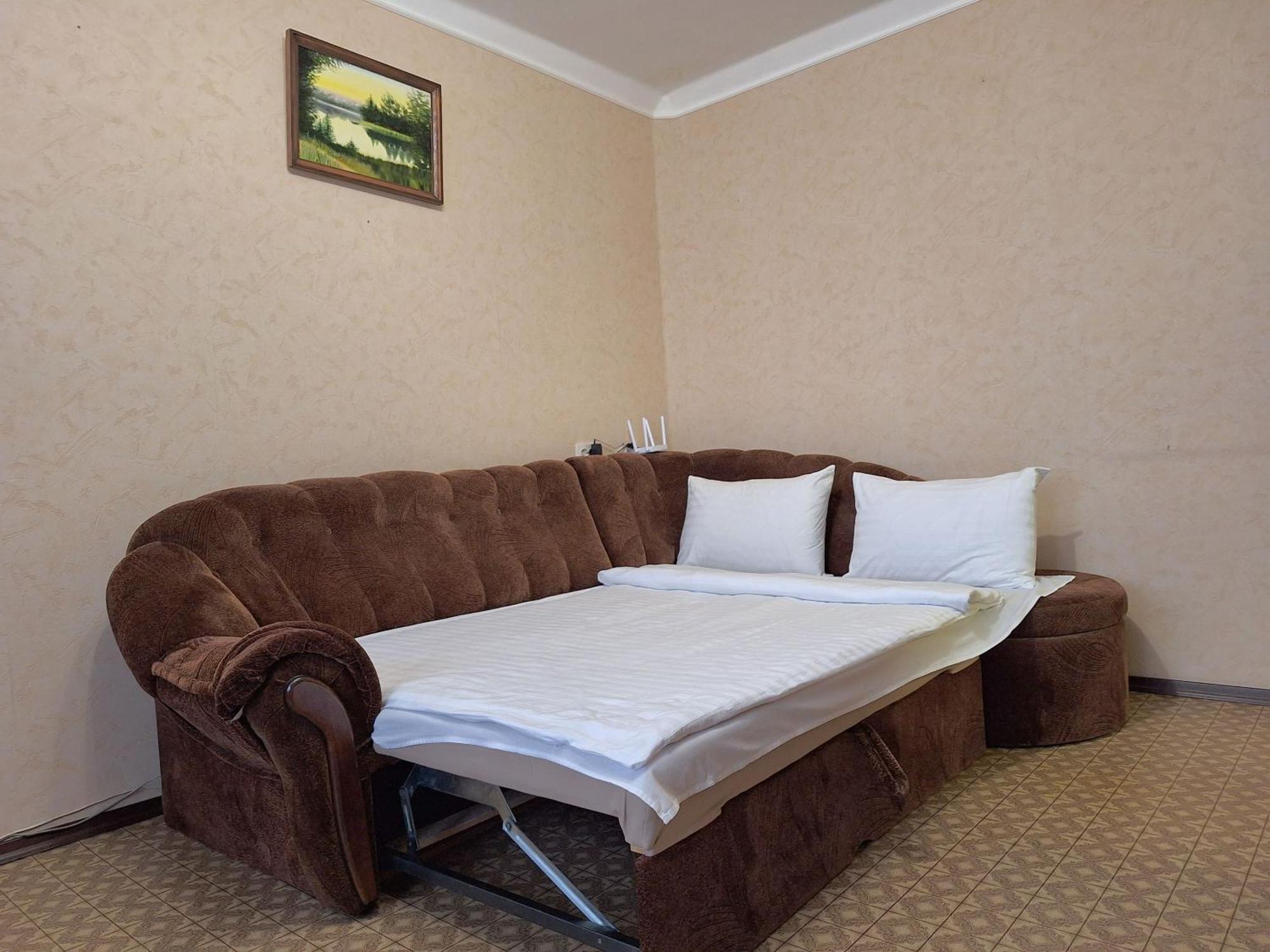 4 Ліжка З Балконом Документи Для Відряджень Мережа Alex Apartments Безконтатне Заселення 24-7 Poltava Bagian luar foto